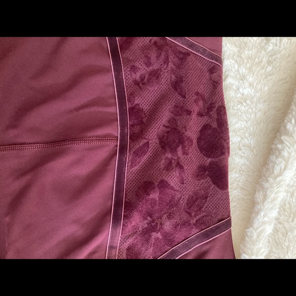 Lululemon size 6 25” wunder under maroon leggings - Picture 2 of 5